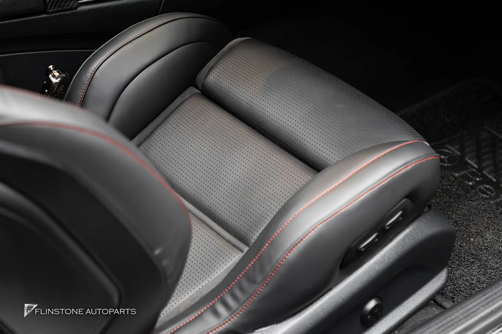W205 C205 C-Class 2024 — ติดตั้งอัปเกรดเบาะ Mercedes AMG สำหรับ C43 AMG และเปลี่ยนสาย