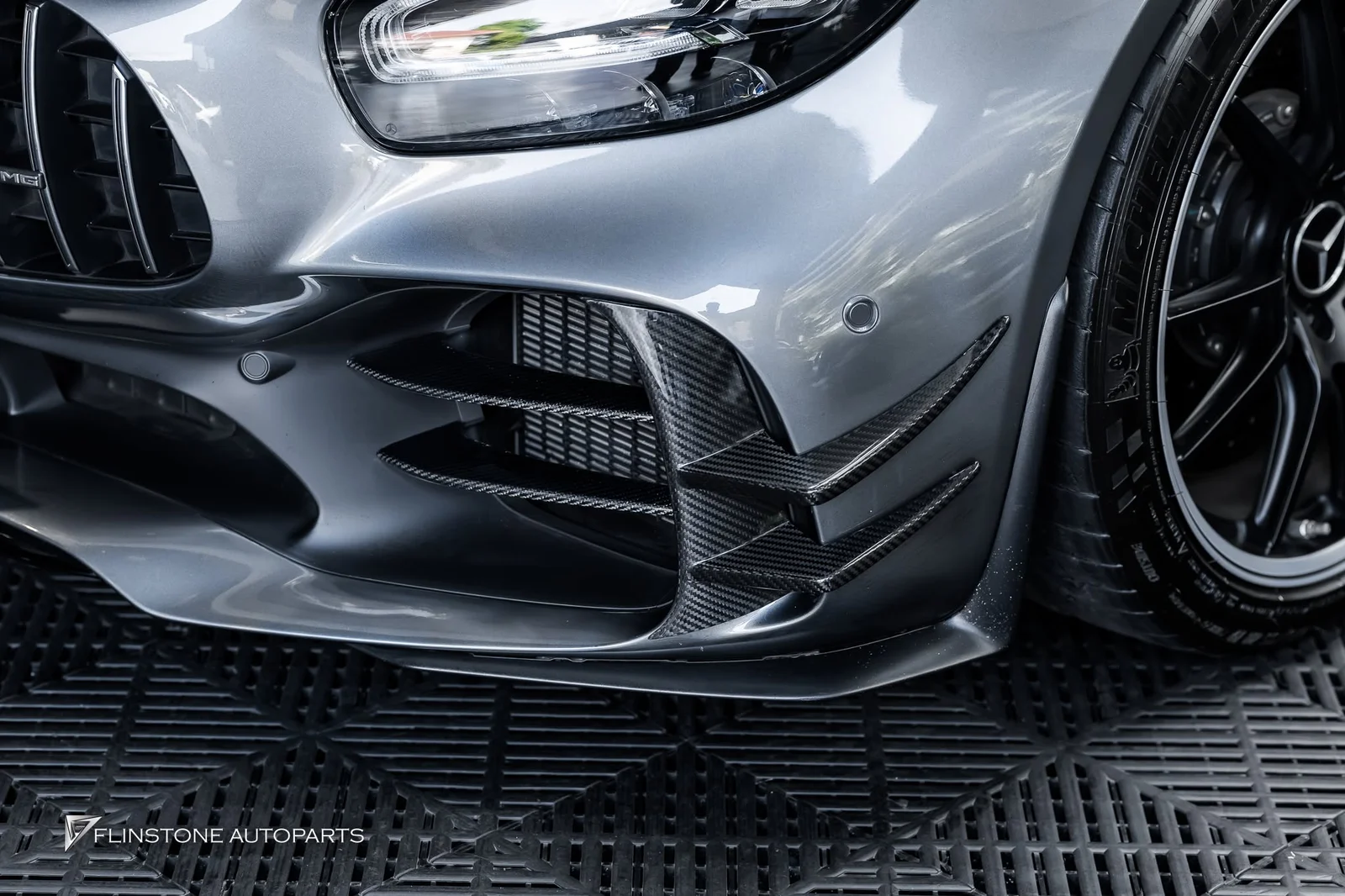 SLS / AMG GT ส่งภาพผลงานหลังติดตั้งของแต่งสำหรับ Mercedes AMG GTR [R190]