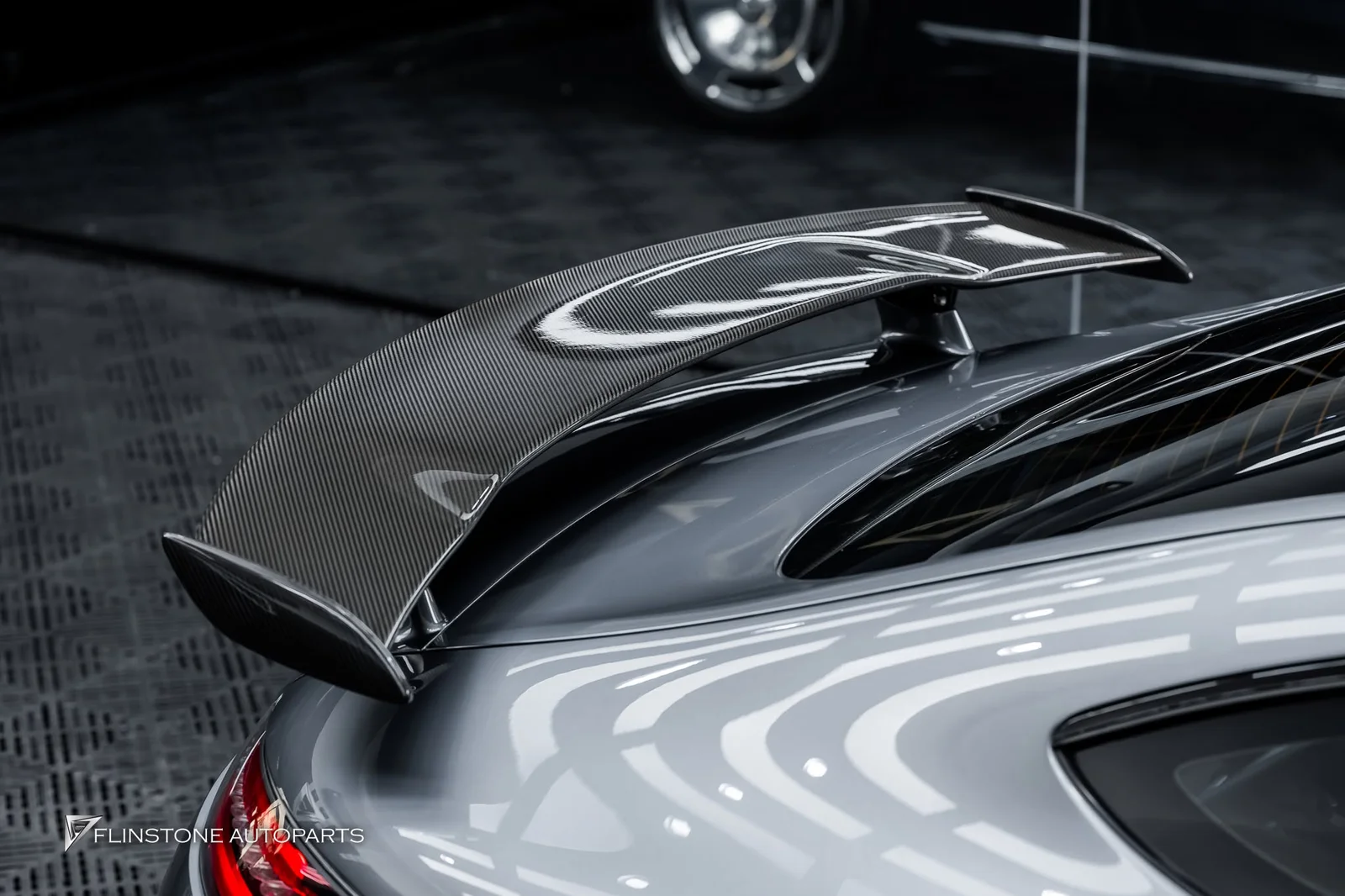 SLS / AMG GT ส่งภาพผลงานหลังติดตั้งของแต่งสำหรับ Mercedes AMG GTR [R190]