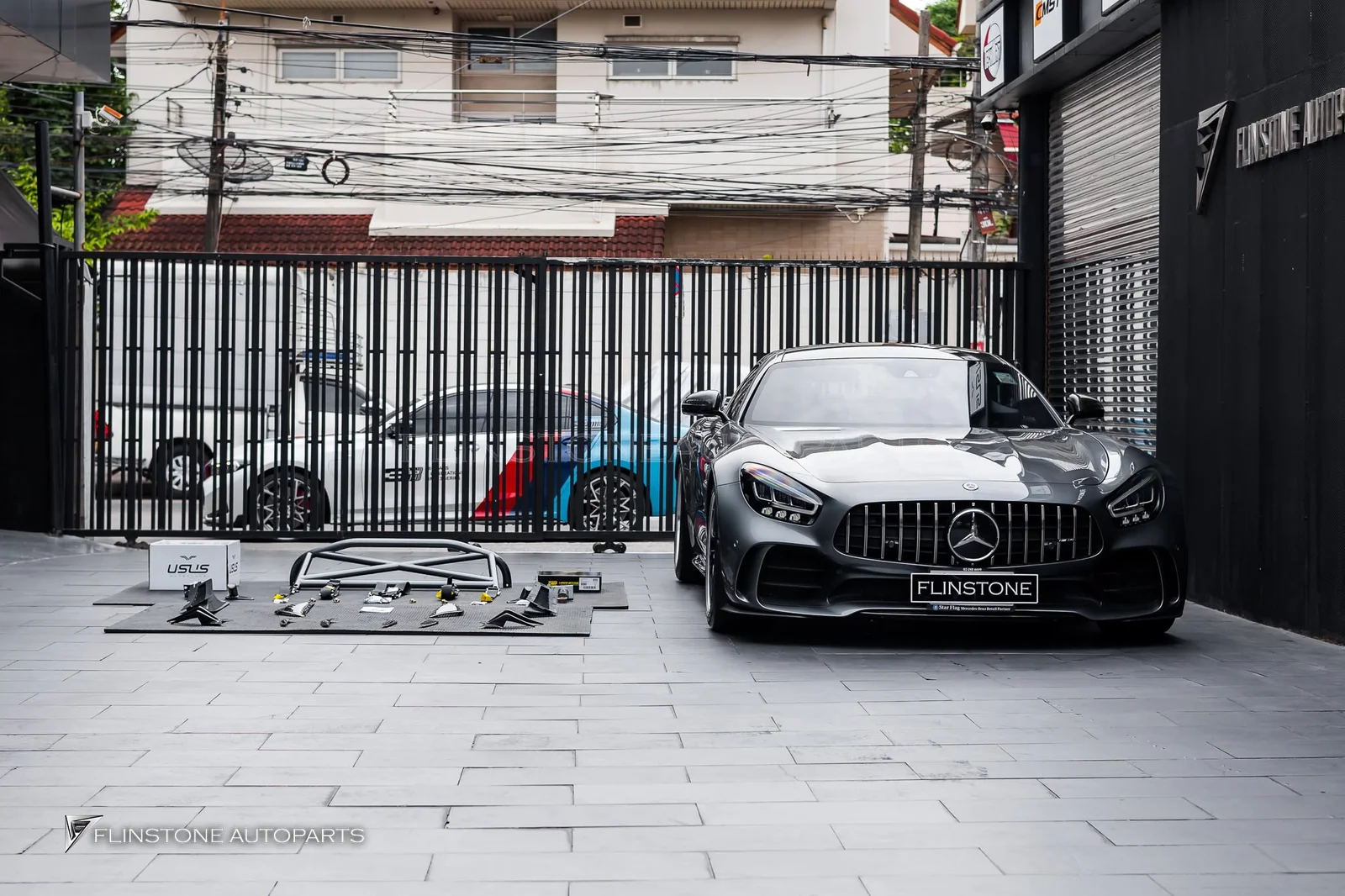 SLS / AMG GT Mercedes AMG GTR [R190] ติดตั้งแก้มข้างจาก Renntech