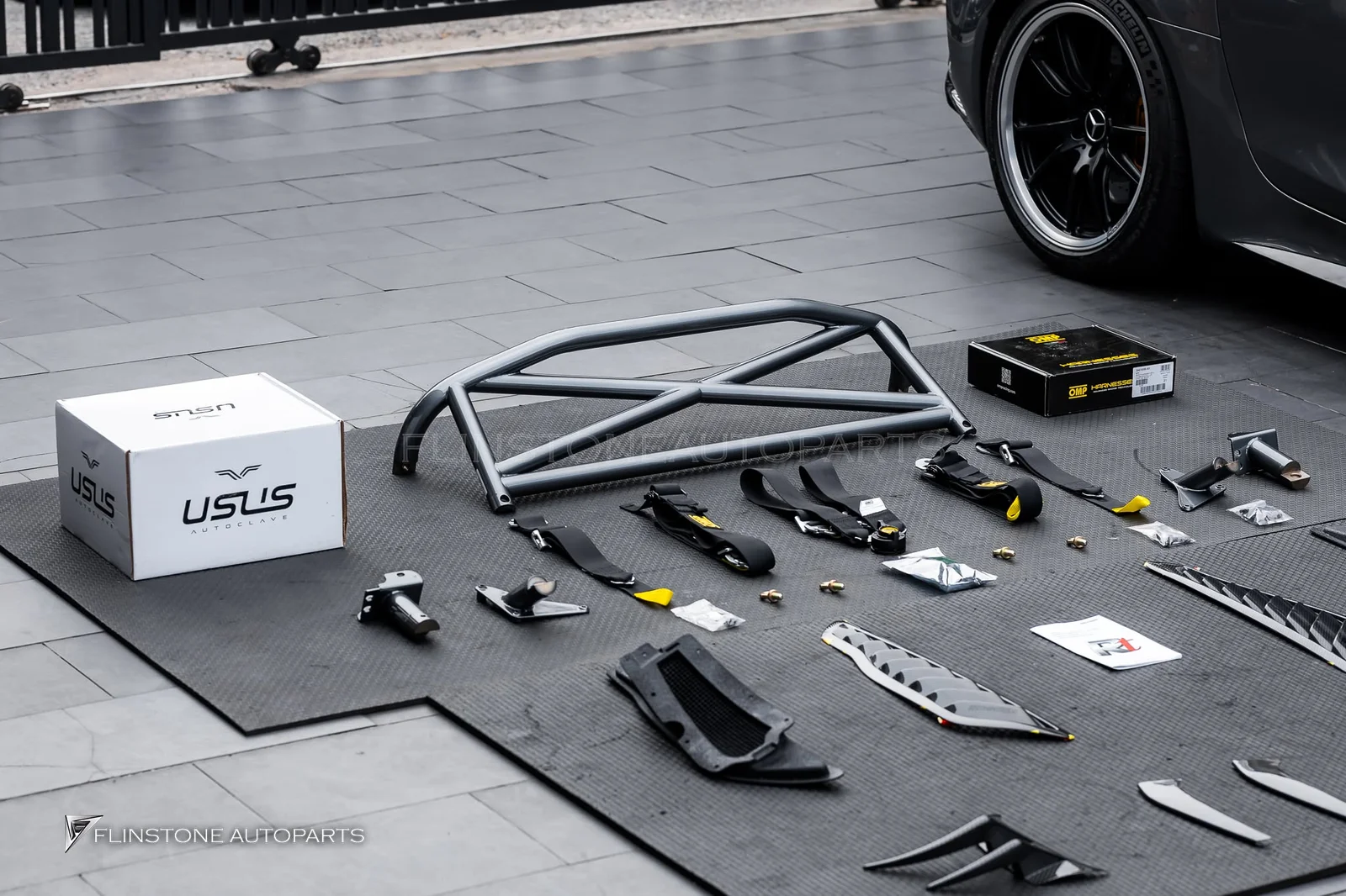 SLS / AMG GT Mercedes AMG GTR [R190] ติดตั้งแก้มข้างจาก Renntech
