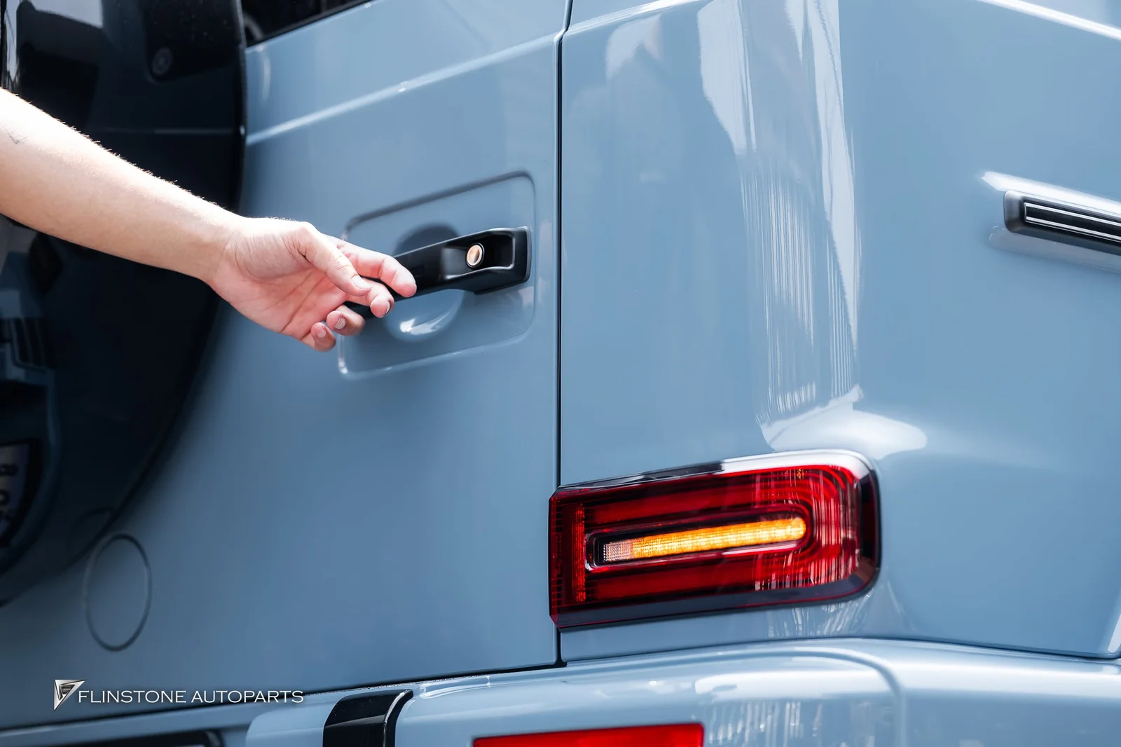W464 G-Class Mercedes-Benz G63 AMG ติดตั้งบันไดข้างอัตโนมัติและระบบ KEYLESS