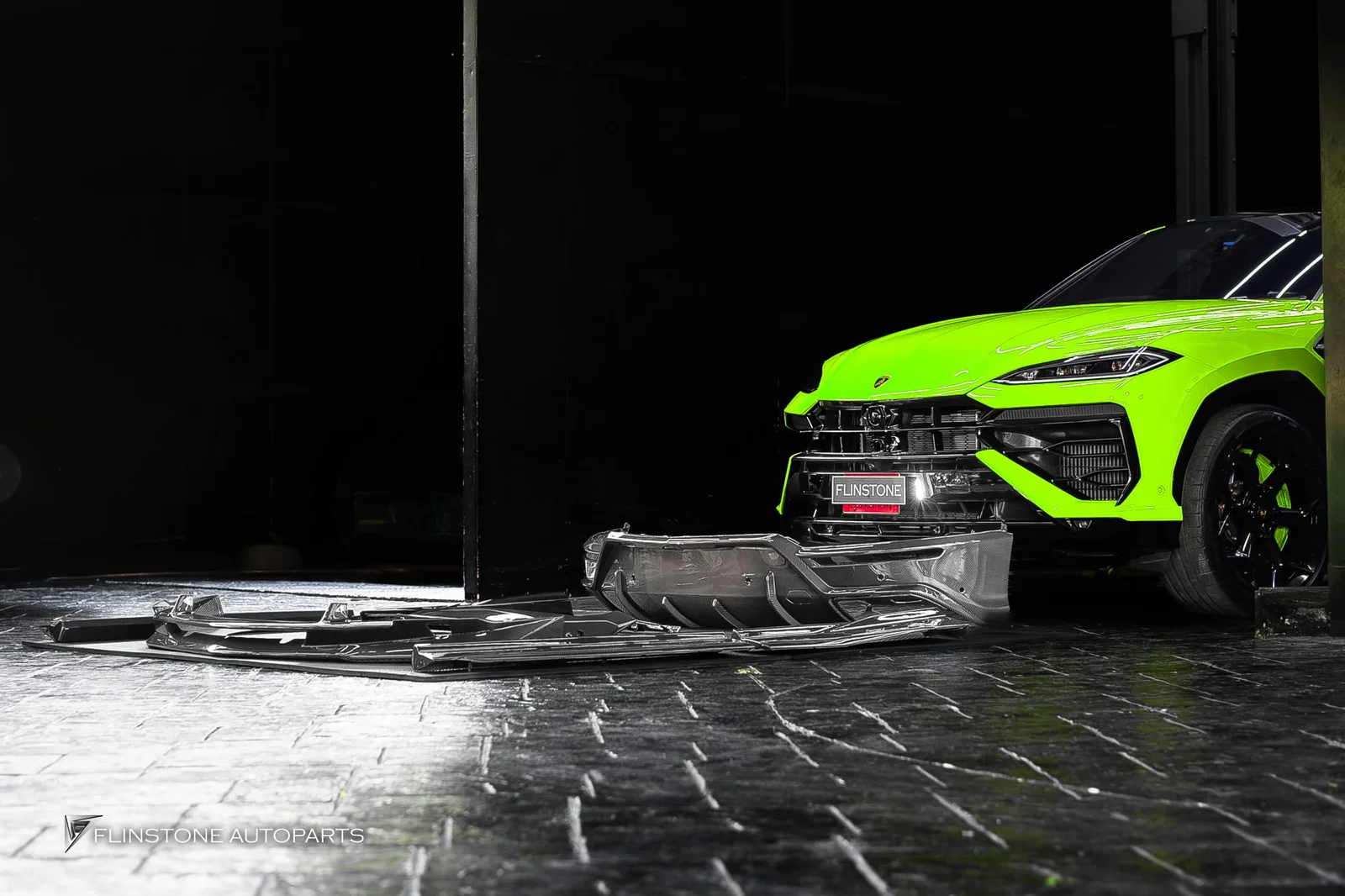 LAMBORGHINI URUS SE เตรียมติดตั้งชุดแต่งคาร์บอนรอบคันจาก NOVITEC