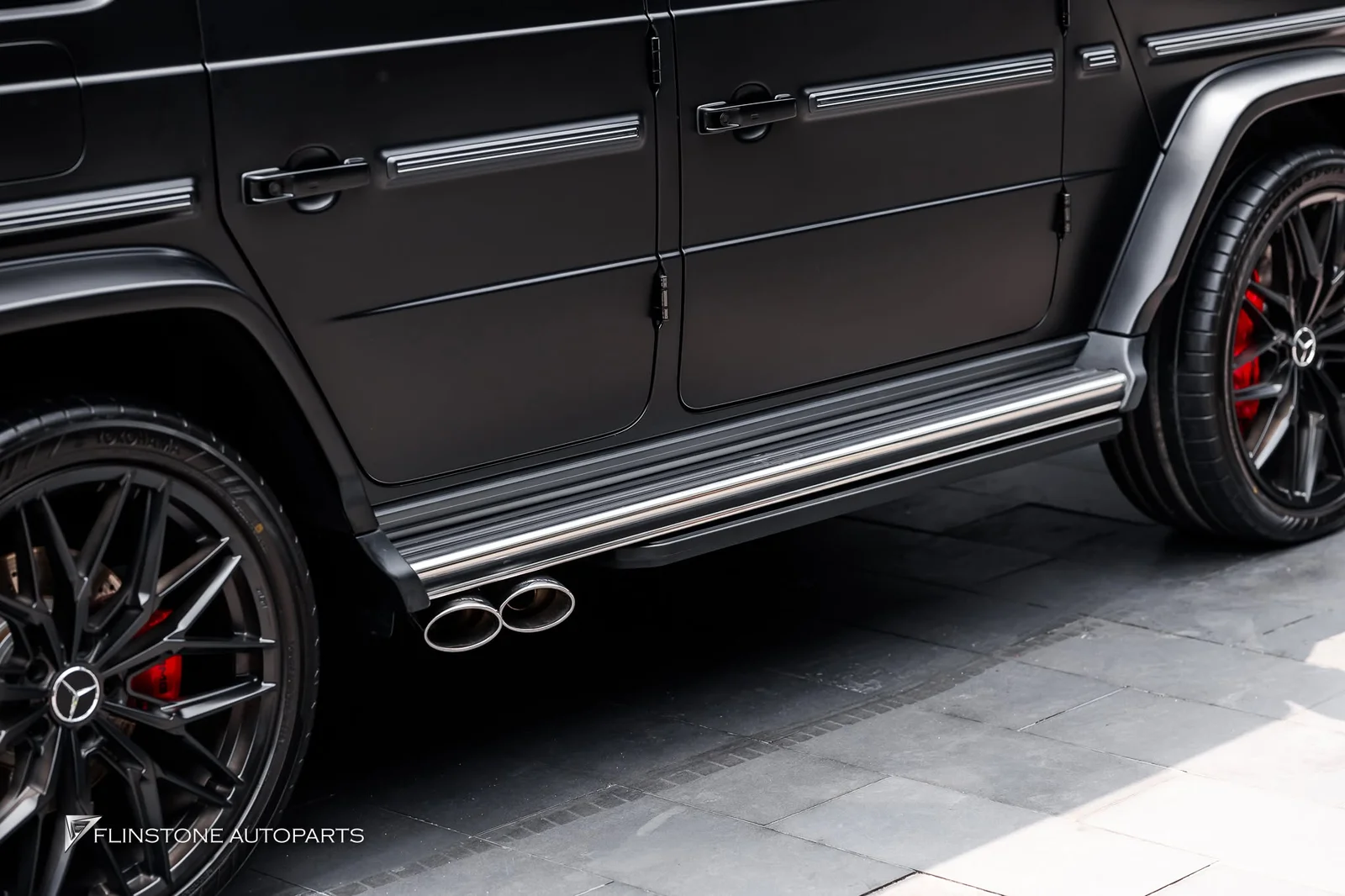W464 G-Class ติดตั้งบันไดไฟฟ้าอัตโนมัติสำหรับ G-Class เป็นแบบสไลด์ ที่เดียวในไทยตอนนี้