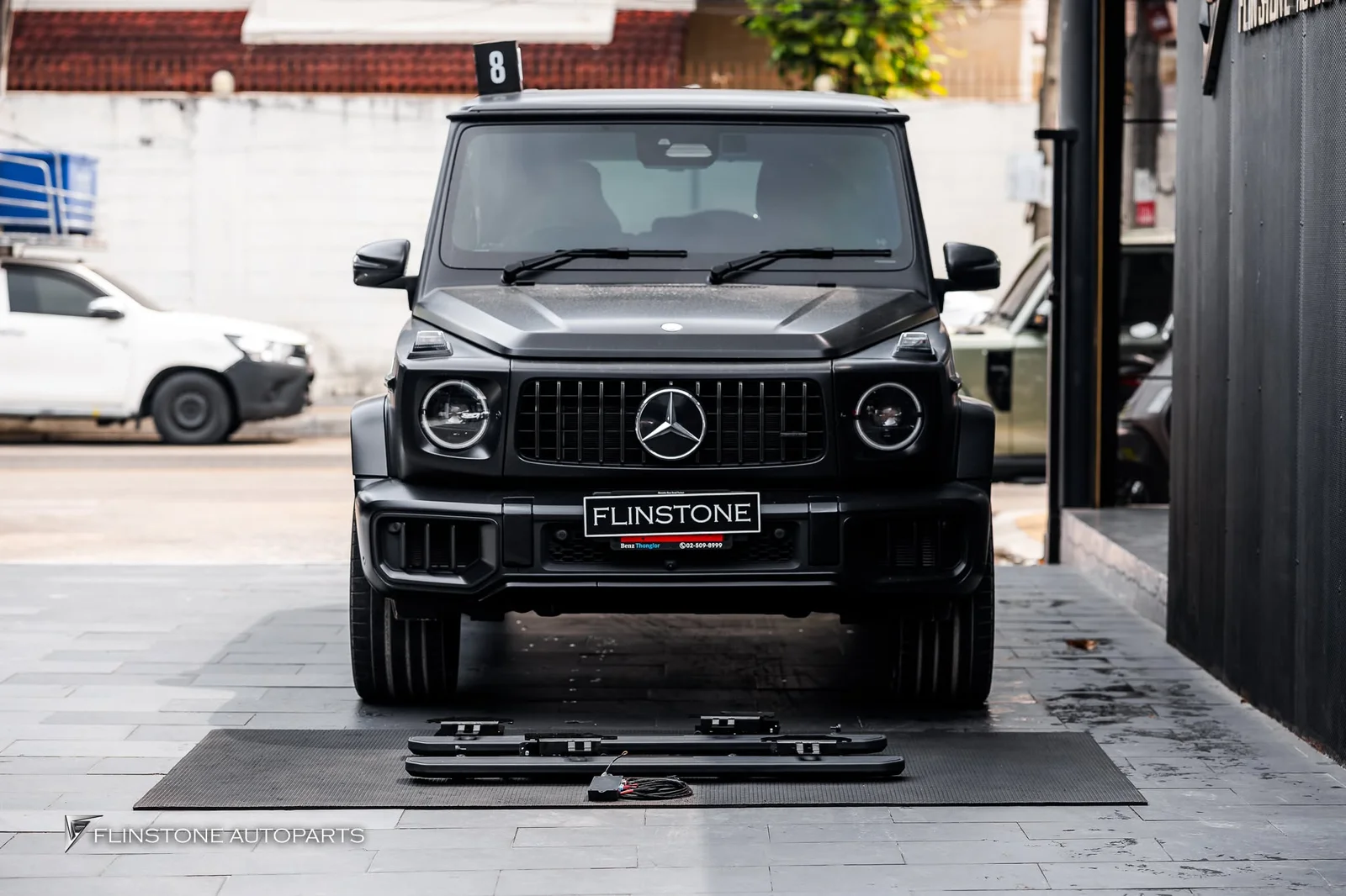W464 G-Class ติดตั้งบันไดไฟฟ้าอัตโนมัติสำหรับ G-Class เป็นแบบสไลด์ ที่เดียวในไทยตอนนี้