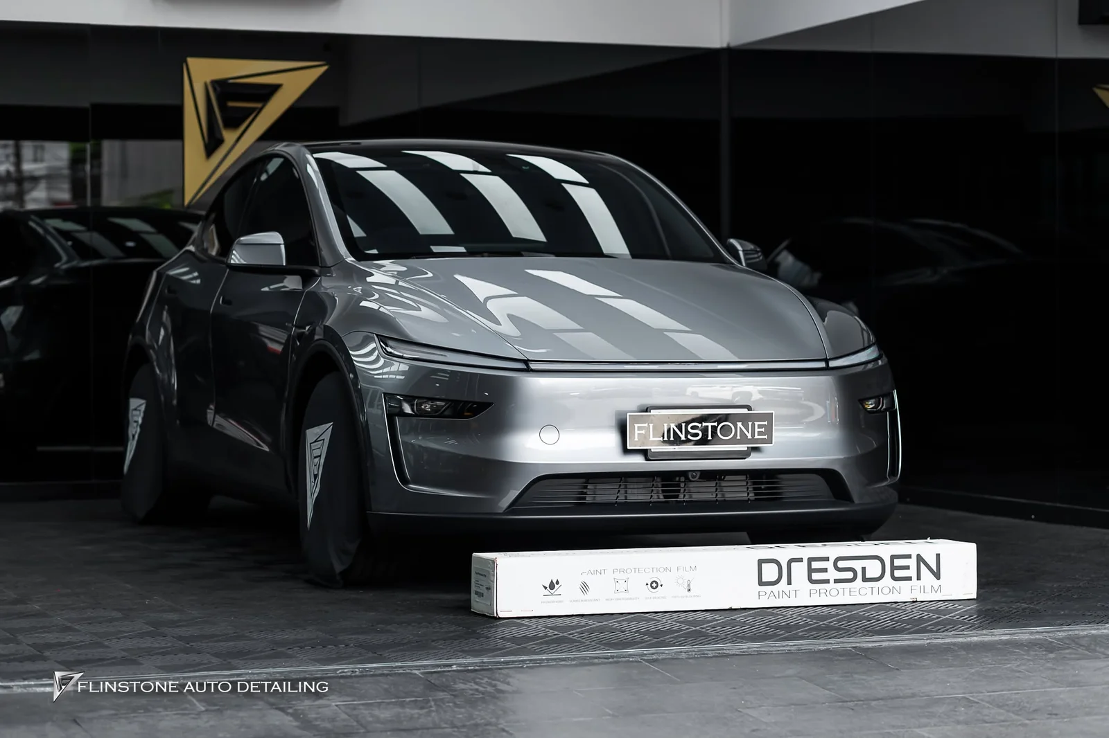 ติดฟิล์มใสกันรอย DRESDENPROTECTION ทั้งภายนอกและภายในสำหรับ Tesla Model Y