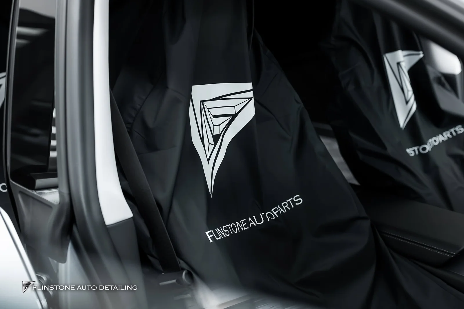 ติดฟิล์มใสกันรอย DRESDENPROTECTION ทั้งภายนอกและภายในสำหรับ Tesla Model Y