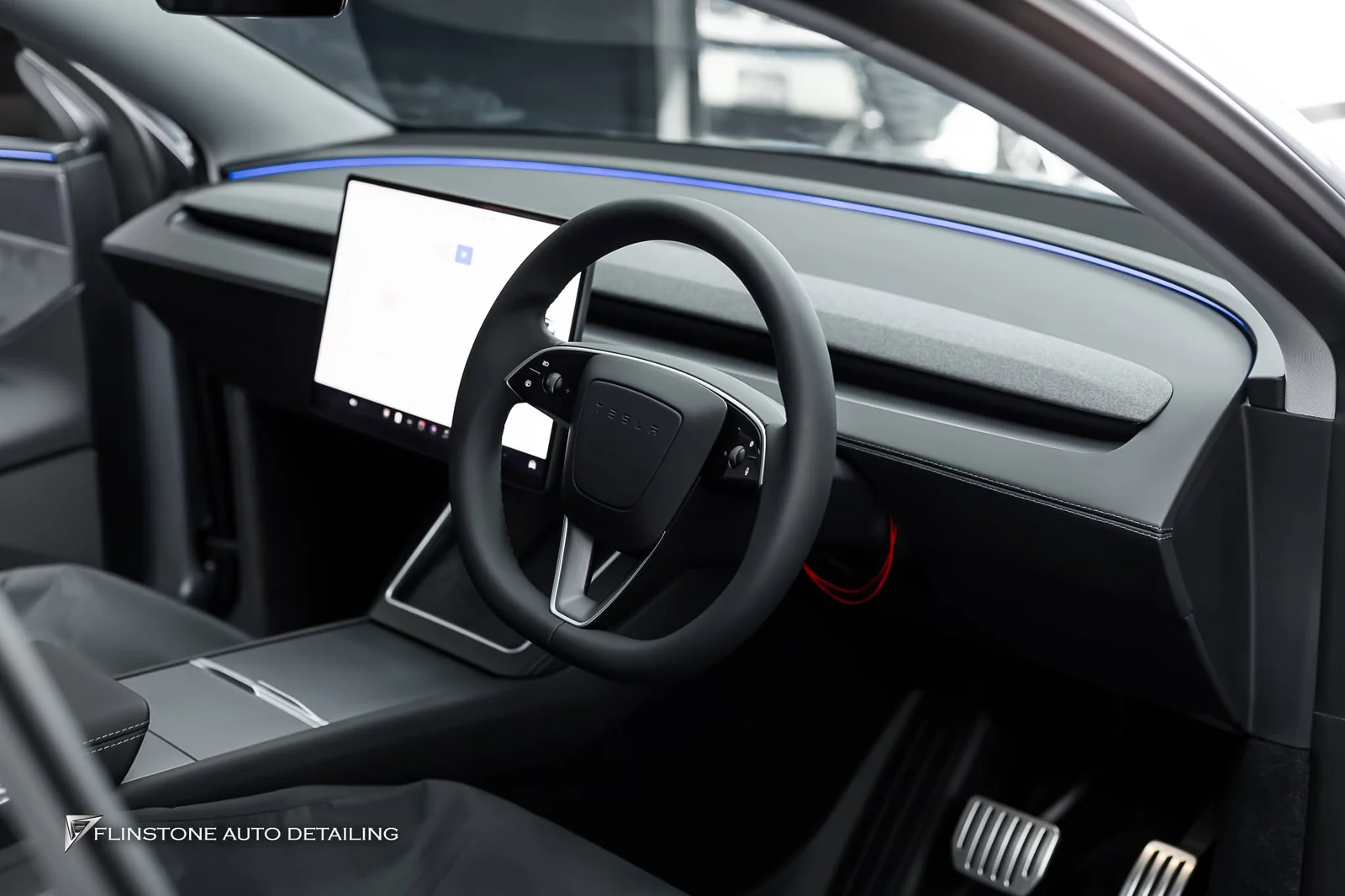 ติดฟิล์มใสกันรอย DRESDENPROTECTION ทั้งภายนอกและภายในสำหรับ Tesla Model Y