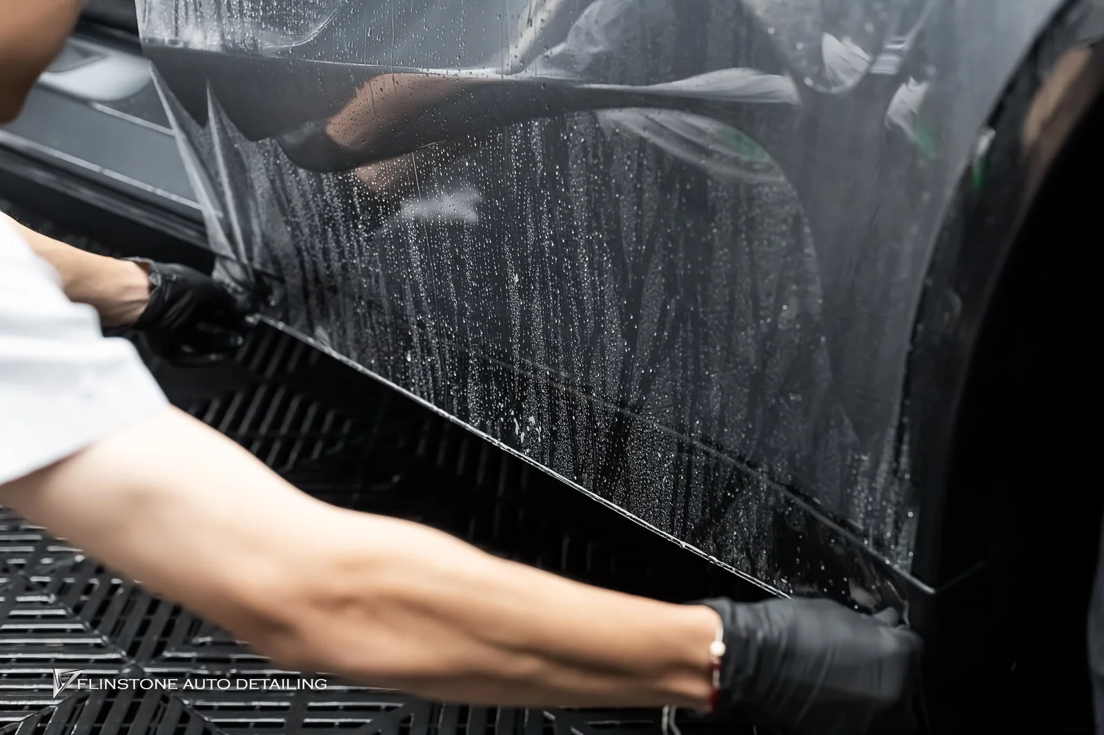 ติดฟิล์มใสกันรอย DRESDENPROTECTION ทั้งภายนอกและภายในสำหรับ Tesla Model Y