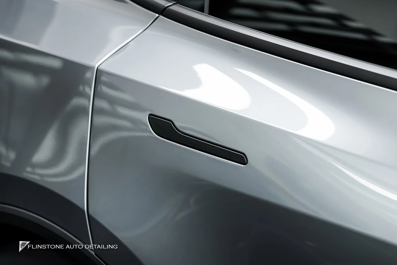 ติดฟิล์มใสกันรอย DRESDENPROTECTION ทั้งภายนอกและภายในสำหรับ Tesla Model Y