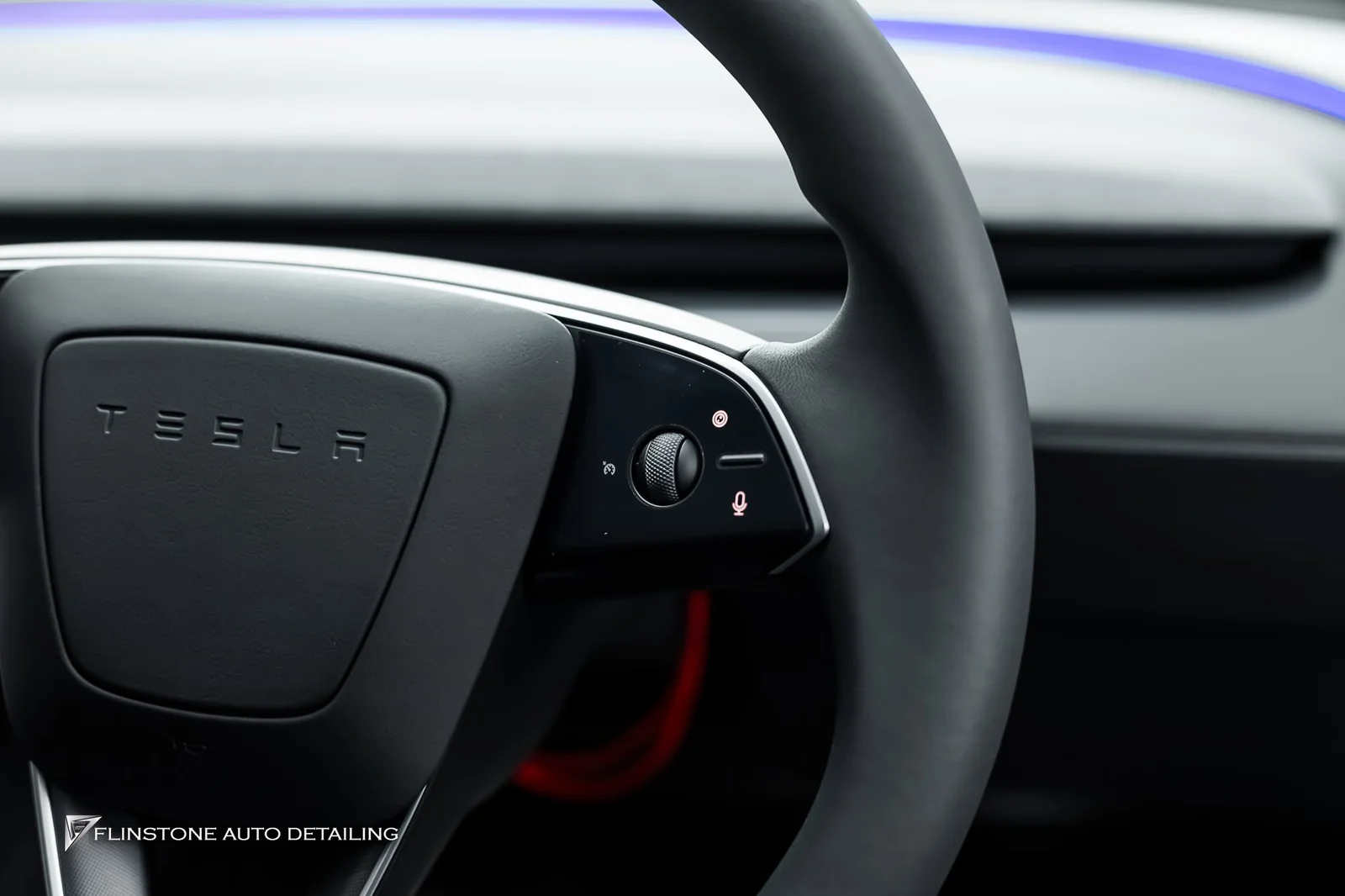 ติดฟิล์มใสกันรอย DRESDENPROTECTION ทั้งภายนอกและภายในสำหรับ Tesla Model Y