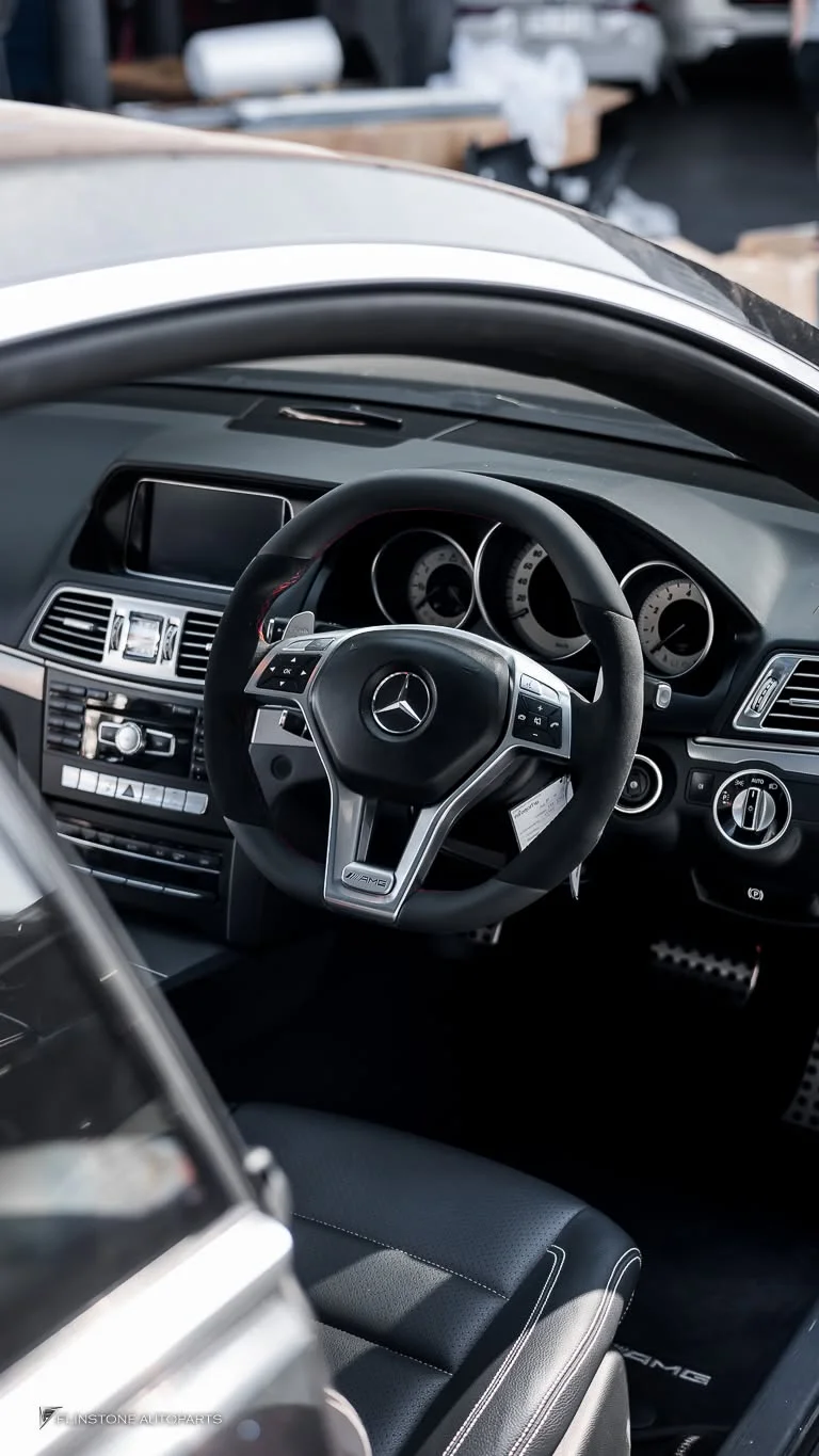 ติดตั้งพวงมาลัย AMG Alcantara สำหรับ W207 E-Class Coupe