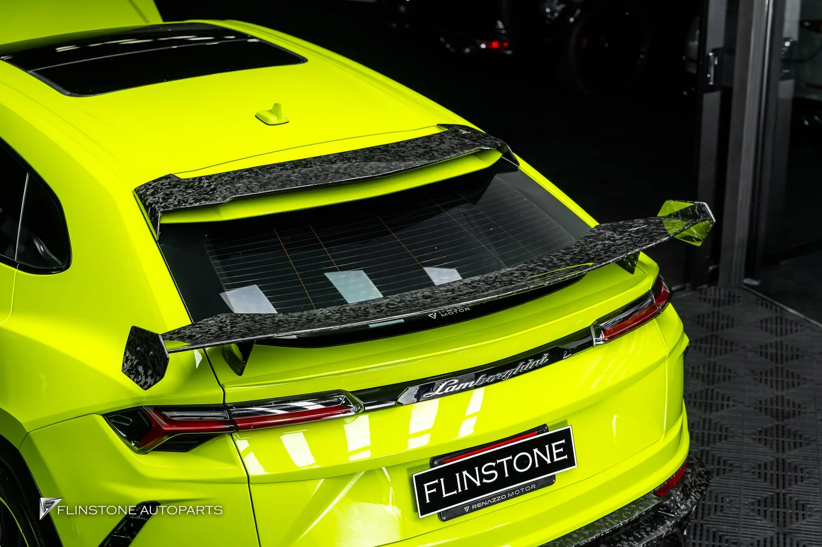 another car delivered for the tuning of LAMBORGHINI model URUS rear kit in the style of MANSORY