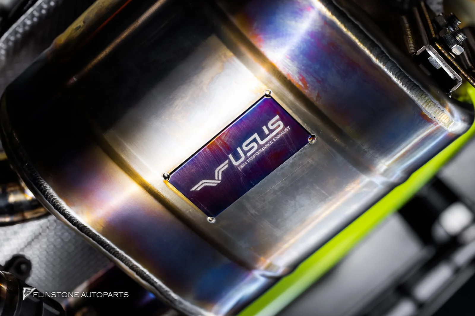 ชุดท่อไอเสีย USUS Titanium Exhaust ติดตั้งใน LAMBORGHINI URUS