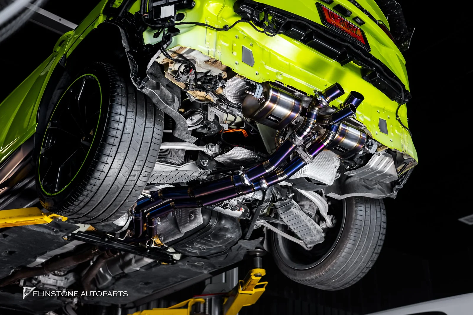 ชุดท่อไอเสีย USUS Titanium Exhaust ติดตั้งใน LAMBORGHINI URUS