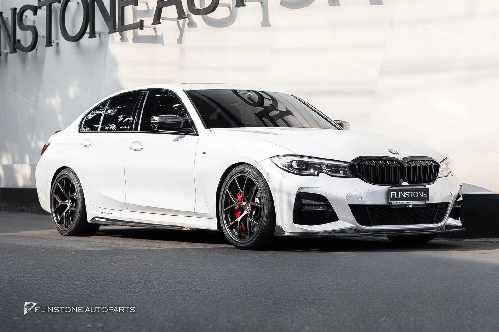 BMW G20 Series 3 2025 — BMW G20 Series 3 加装碳纤维部件含扰流板与
