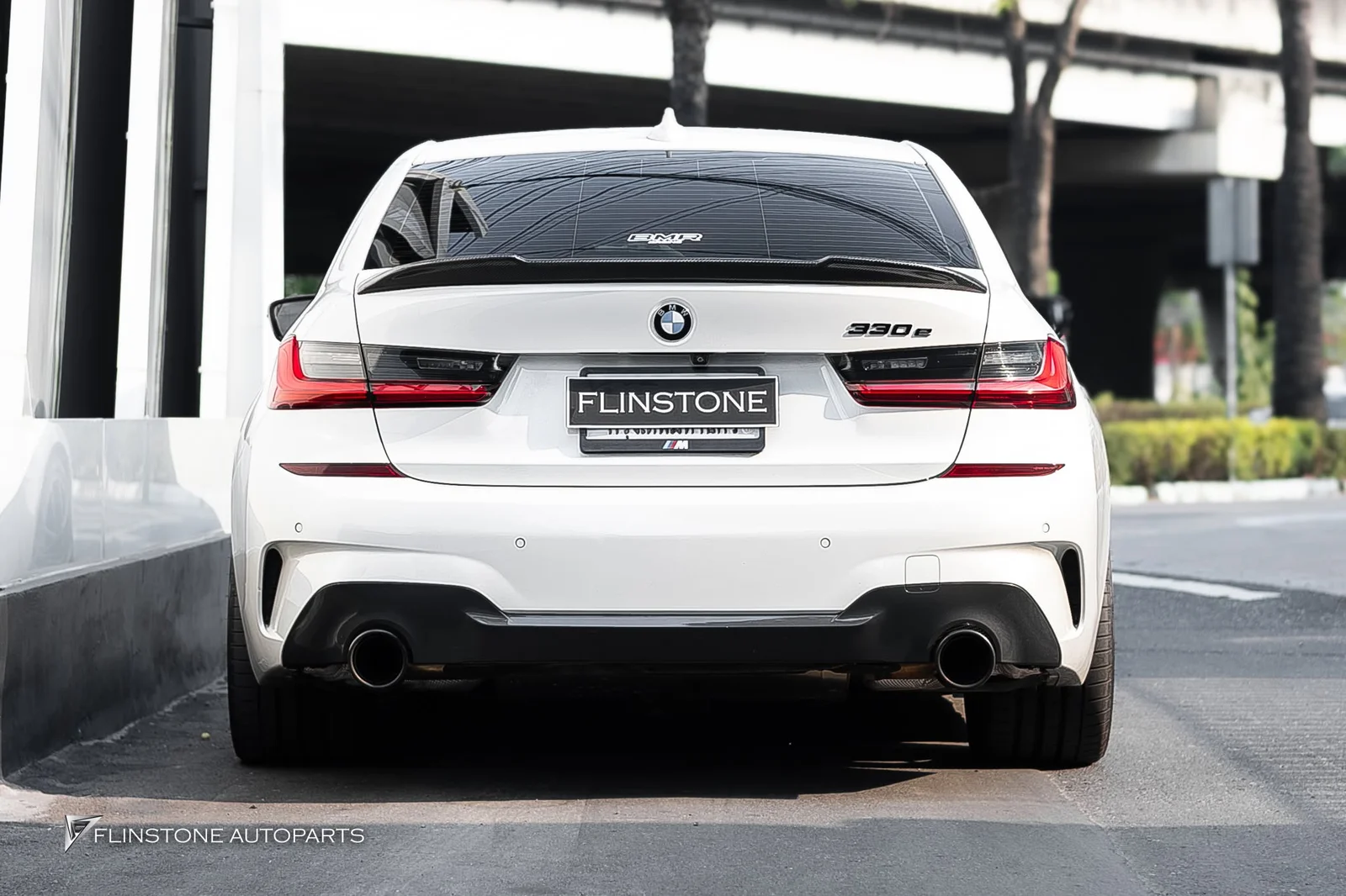 BMW G20 Series 3 2025 — BMW G20 Series 3 加装碳纤维部件含扰流板与
