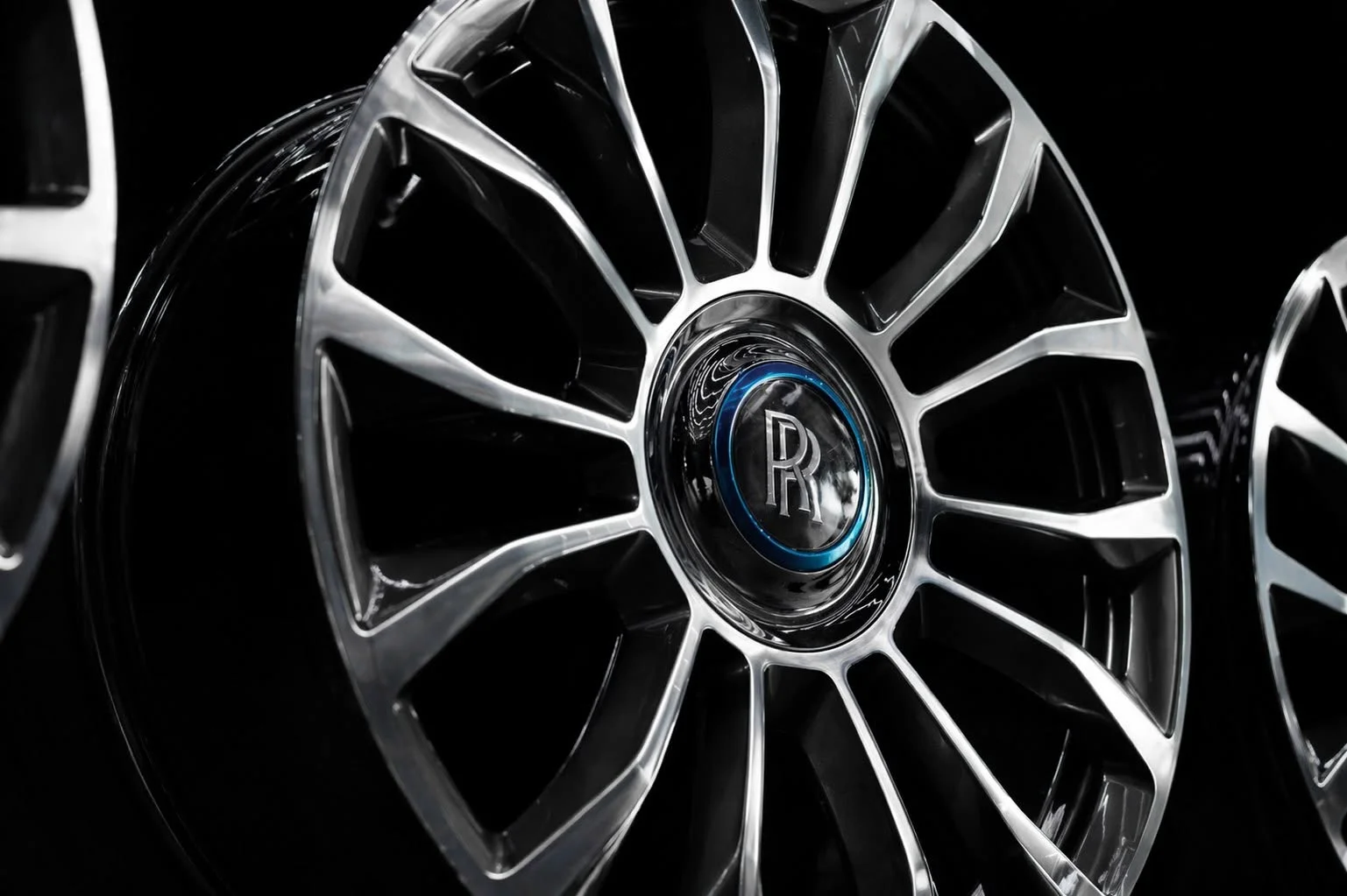 Rolls Royce Dawn เลือกติดตั้งล้อฟอจแท้จาก USUS Forged Wheel