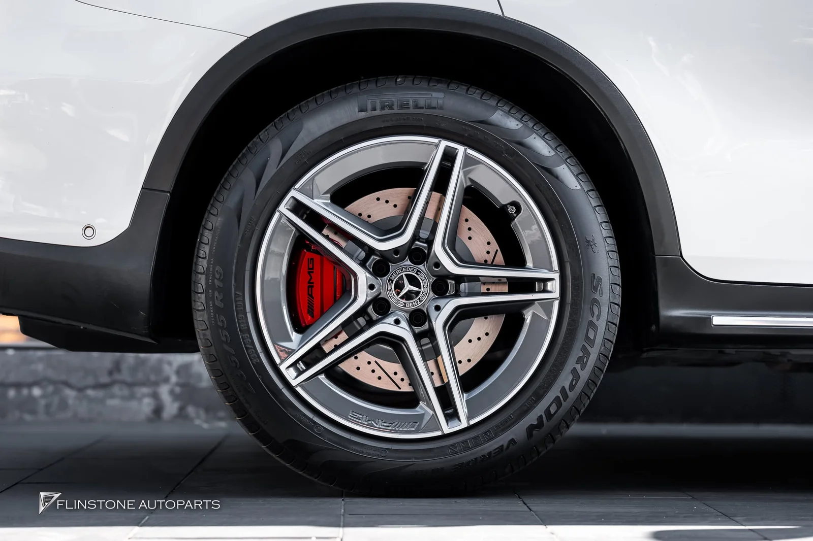 X253 GLC-Class ติดตั้งชุดเบรค Mercedes AMG [Custom] สำหรับ W253 GLC-Class