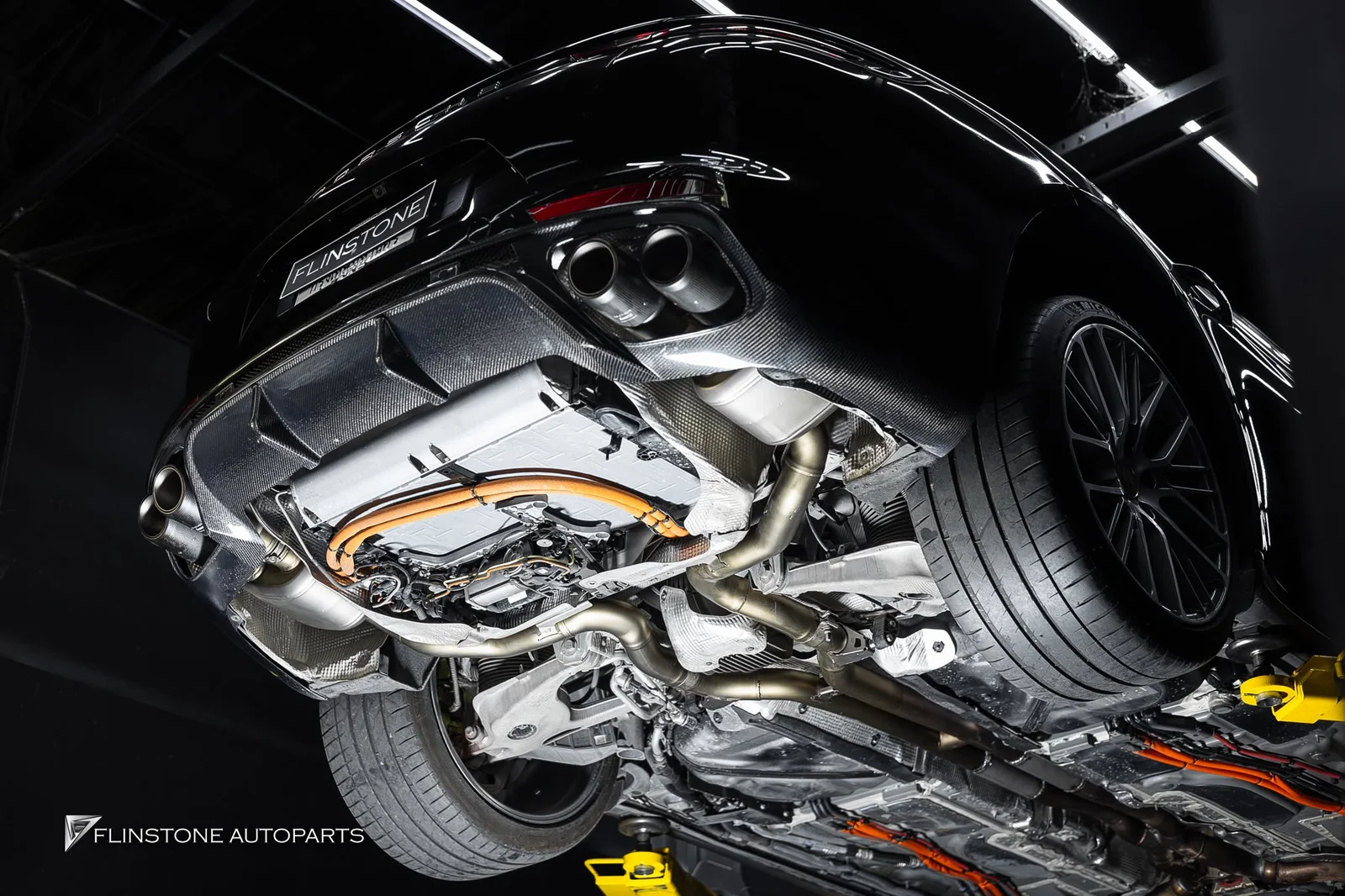อัปเกรดชุดท่อไอเสียใหม่ให้ Porsche Panamera 971 ด้วยแบรนด์ระดับโลกอย่าง