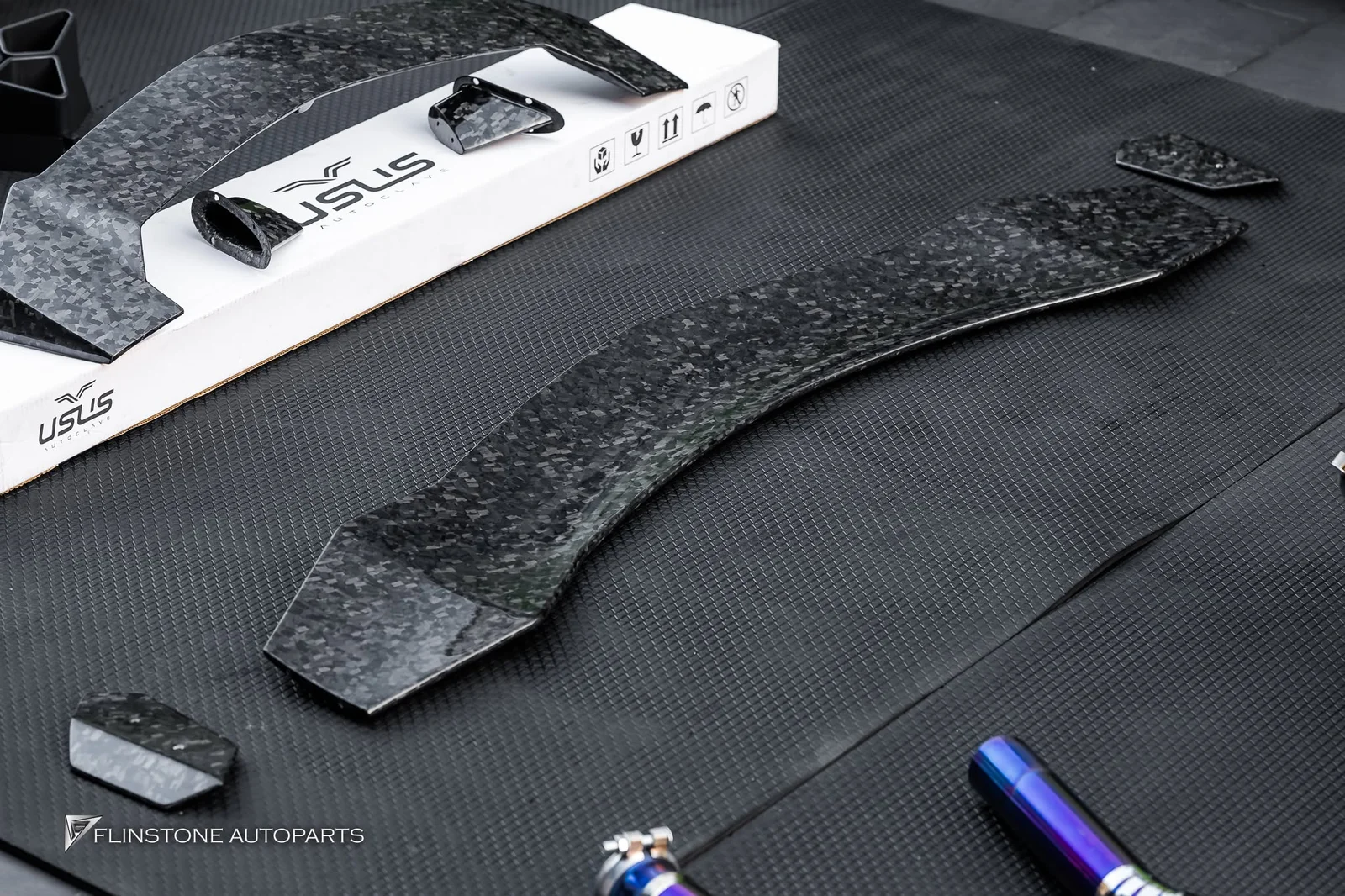 LAMBORGHINI URUS เสริมความดุดันแบบขีดสุดด้วยชุดท้ายทรง Mansory ในวัสดุ Forged