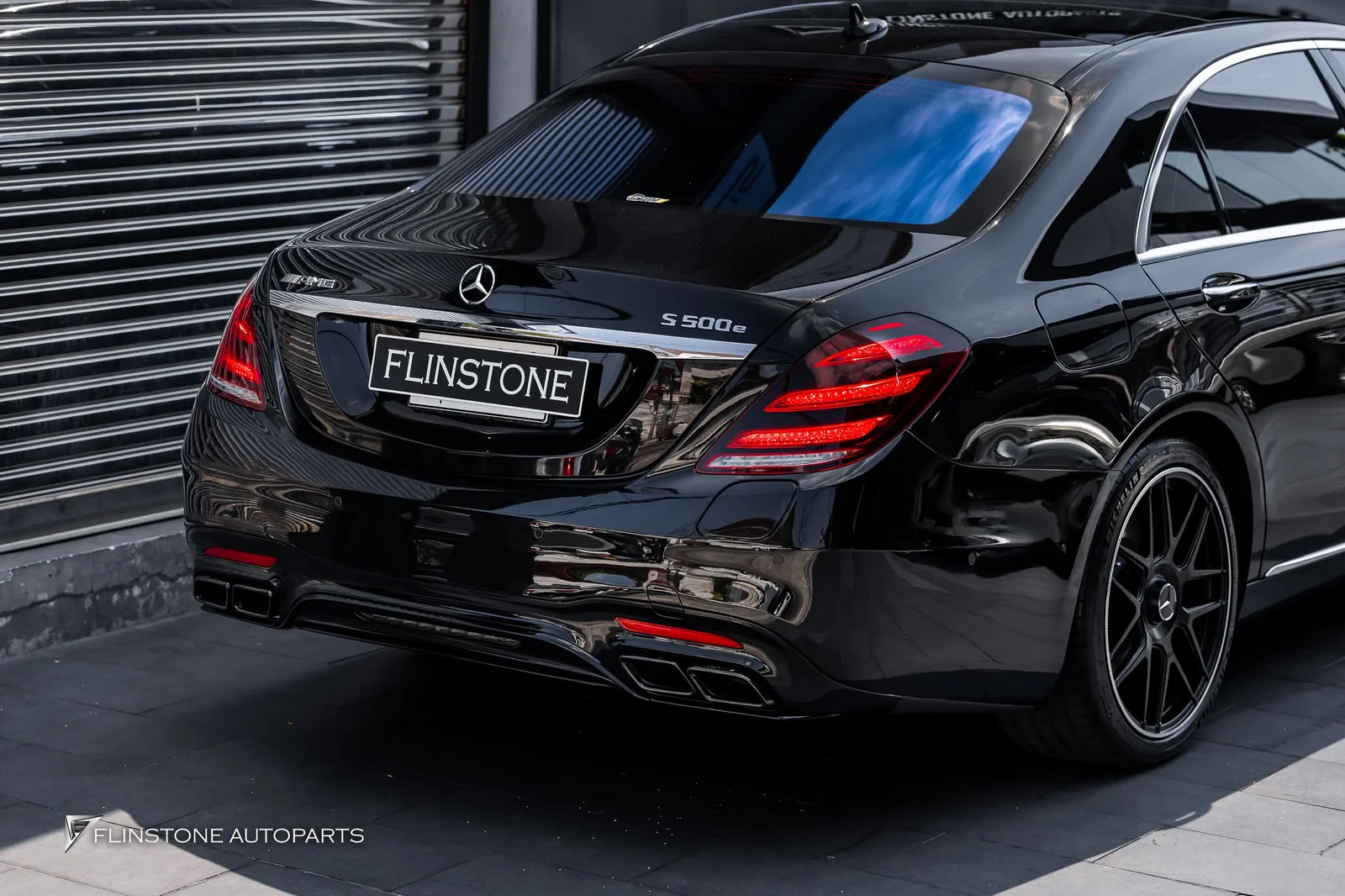 S-Class code W222 chose the full body kit S63 AMG Facelift