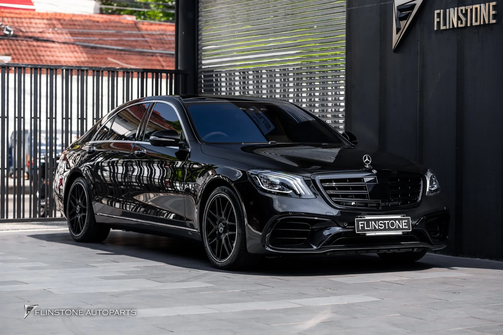 S-Class code W222 chose the full body kit S63 AMG Facelift