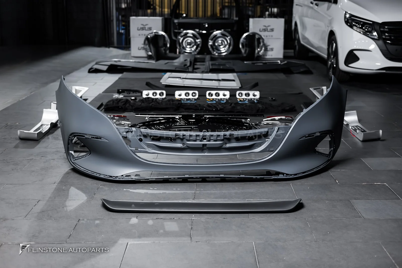 W447 V-Class Facelift — ชุดพาร์ทเตรียมติดตั้งแบบจัดเต็มสำหรับ Mercedes-Benz NEW V300