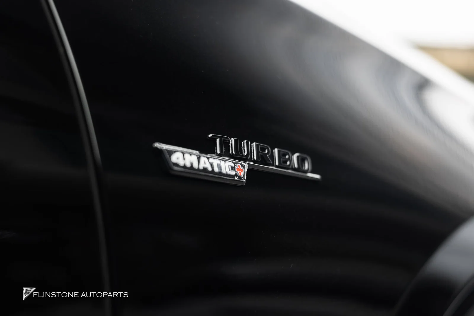 W167 GLE-Class GLE53 AMG ติดตั้งโลโก้รอบคันใหม่เป็นแบบสีดำเงา สำหรับ Accessories