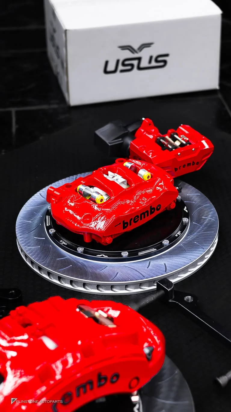 ชุดเบรค Custom สำหรับ Xpeng G6 คันนี้อัปเกรดระบบเบรคใหม่ด้วยคาลิปเปอร์สีแดง