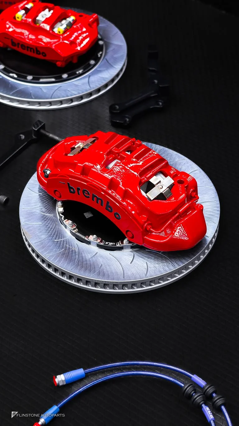ชุดเบรค Custom สำหรับ Xpeng G6 คันนี้อัปเกรดระบบเบรคใหม่ด้วยคาลิปเปอร์สีแดง