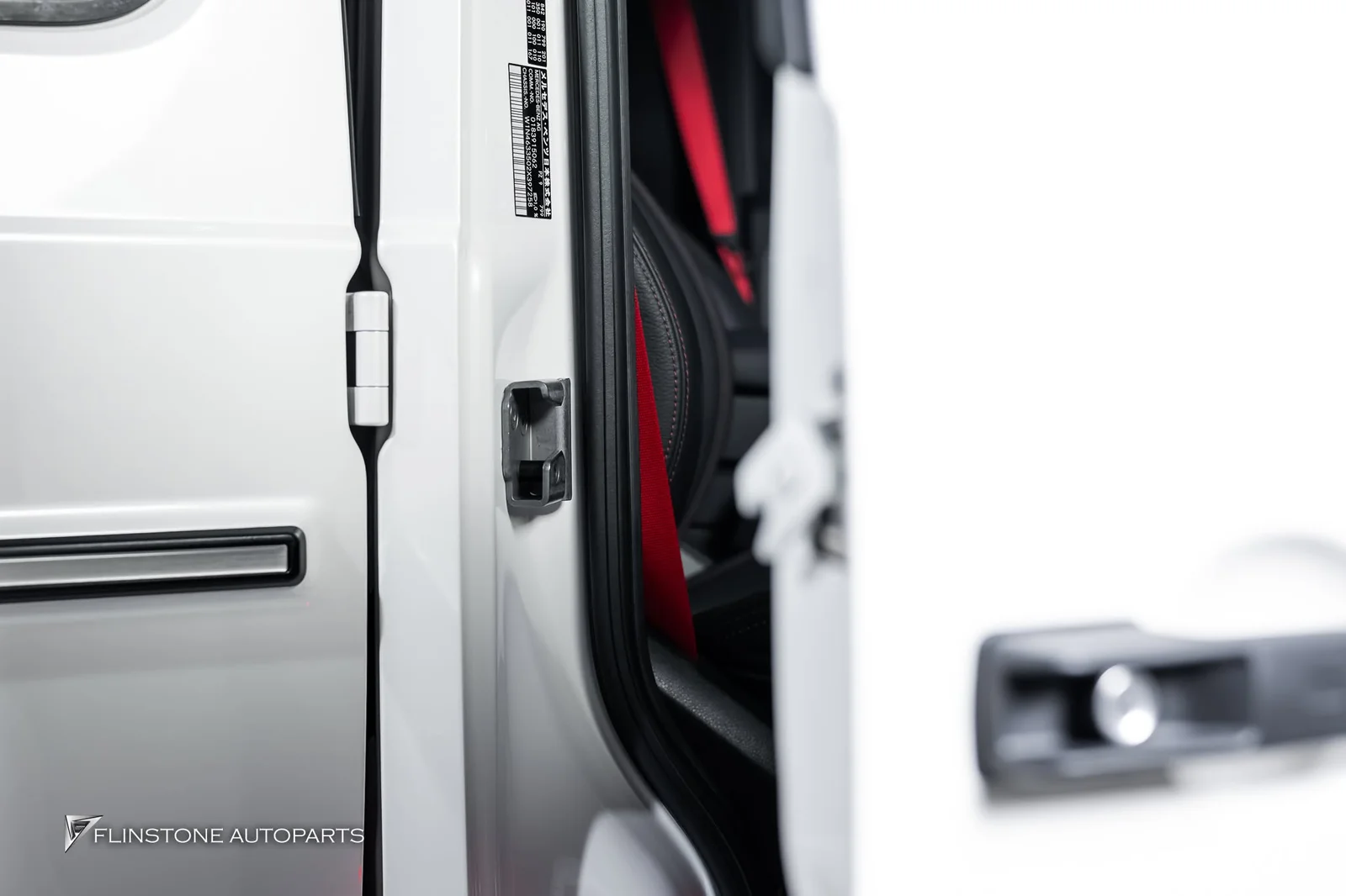 อัปเกรดความสะดวกสบายให้สำหรับ Mercedes-Benz W464 G-Class คันนี้ครับ กับ 2