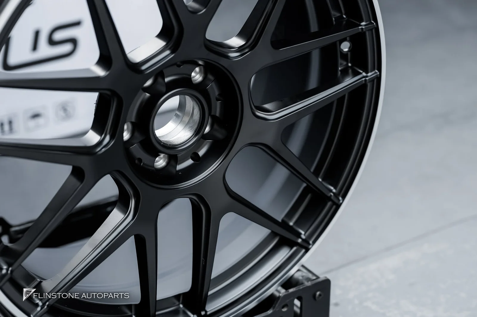getting ready to fit a set of genuine forged wheels from USUS Forged Wheel for W222 S-Class