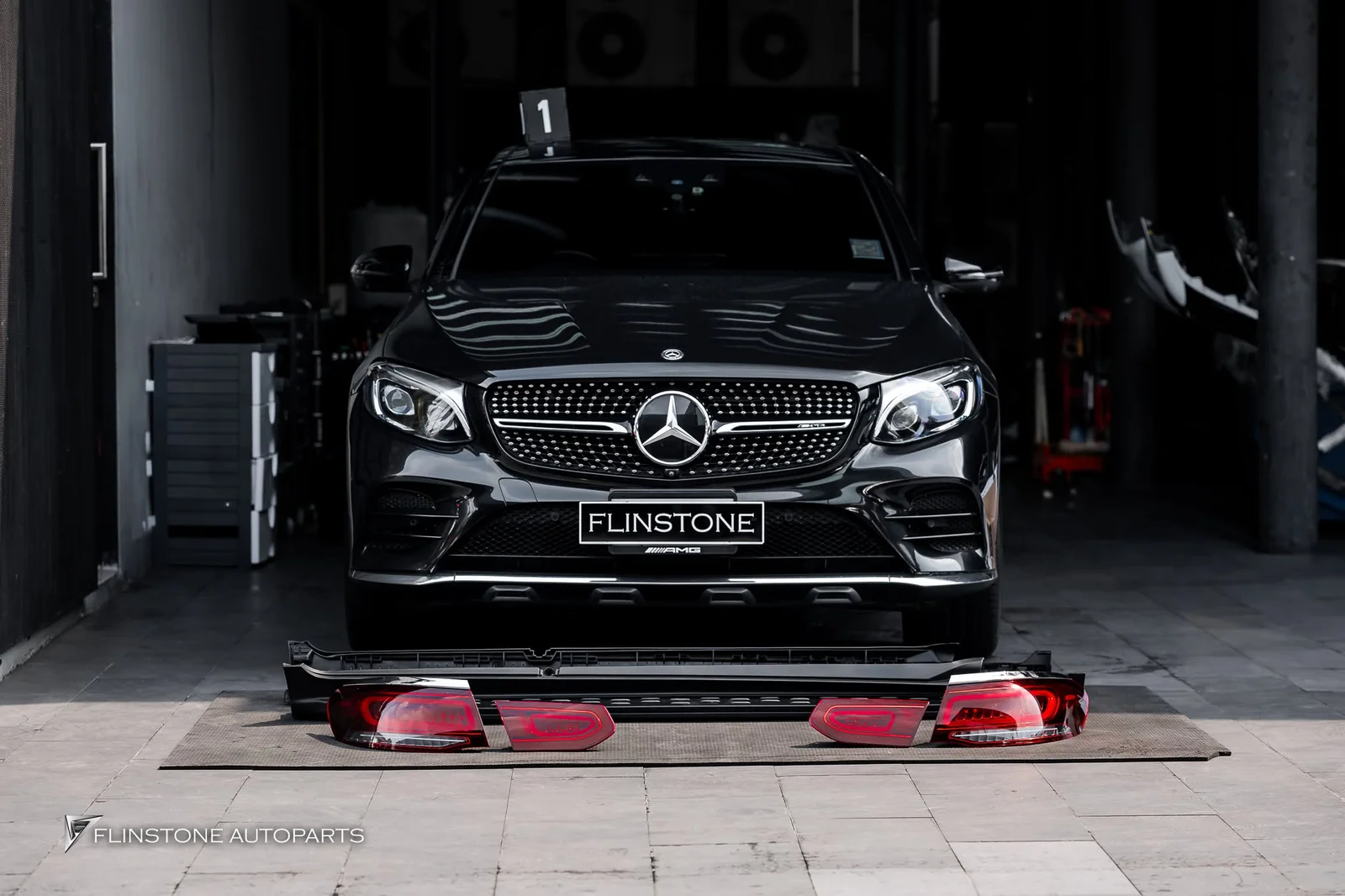 X253 GLC-Class ติดตั้งไฟท้าย LED Facelift และบันไดข้างสีดำสำหรับ GLC-Class Coupe รหัส W253