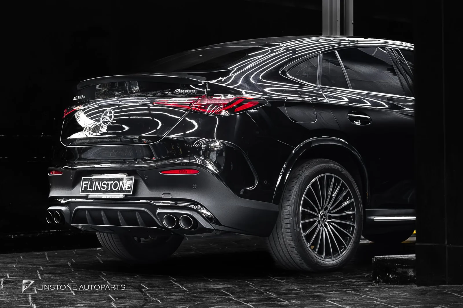 GLC-Class Coupe รหัส W254 เข้าติดตั้งชุดดิฟฟิวเซอร์ท้ายและปลายท่อทรง GLC43 AMG