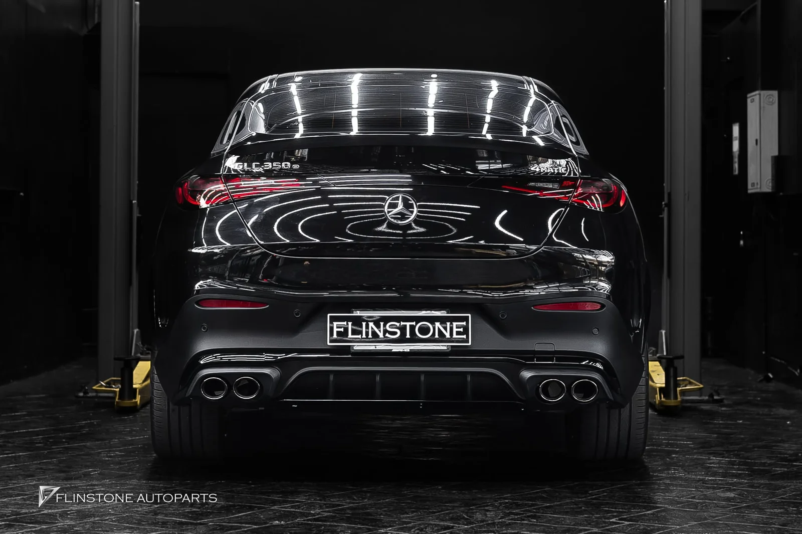 GLC-Class Coupe รหัส W254 เข้าติดตั้งชุดดิฟฟิวเซอร์ท้ายและปลายท่อทรง GLC43 AMG
