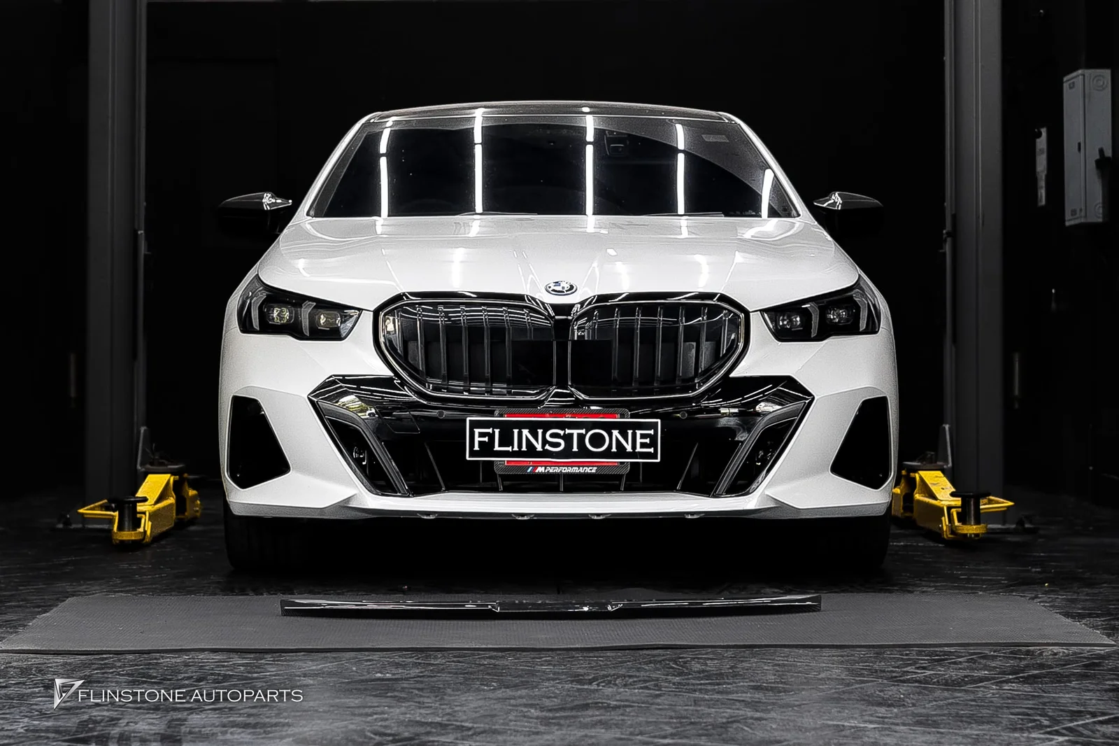 สปอยเลอร์ท้ายคาร์บอนสำหรับ BMW i5 G60 งาน USUS Autoclave BMW i5 G60 – USUS