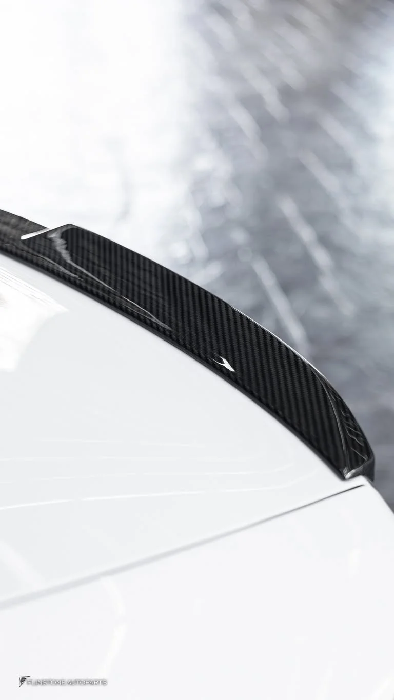สปอยเลอร์ท้ายคาร์บอนสำหรับ BMW i5 G60 งาน USUS Autoclave BMW i5 G60 – USUS
