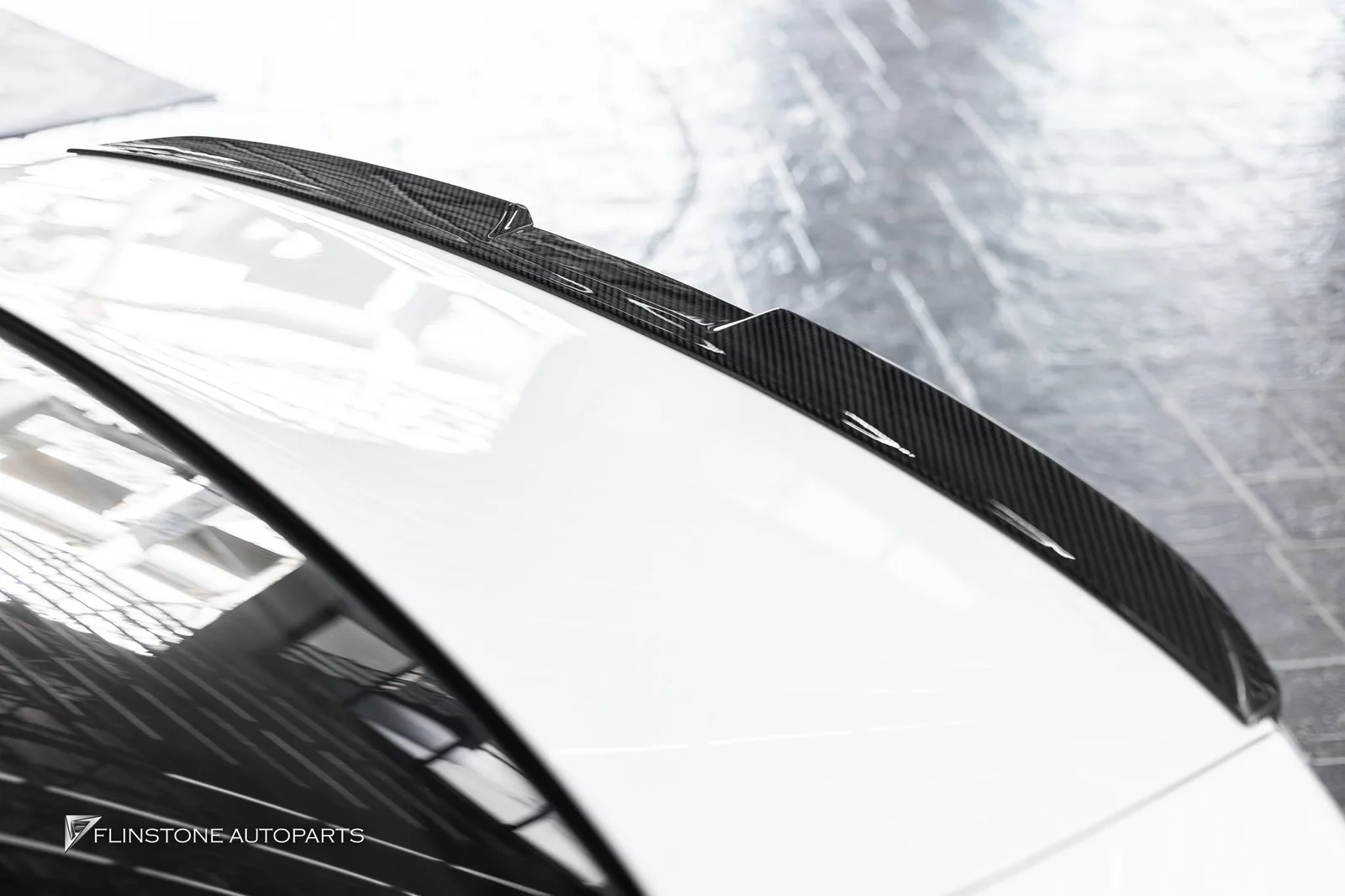 สปอยเลอร์ท้ายคาร์บอนสำหรับ BMW i5 G60 งาน USUS Autoclave BMW i5 G60 – USUS