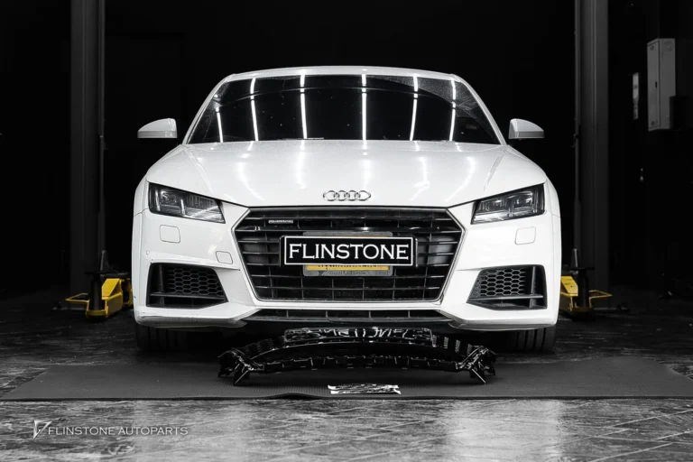 AUDI TT 2024+ ติดตั้งกระจังหน้า AUDI TT ทรง TTRS สีดำเงา และโลโก้ทางด้านหน้าและด้านหลัง