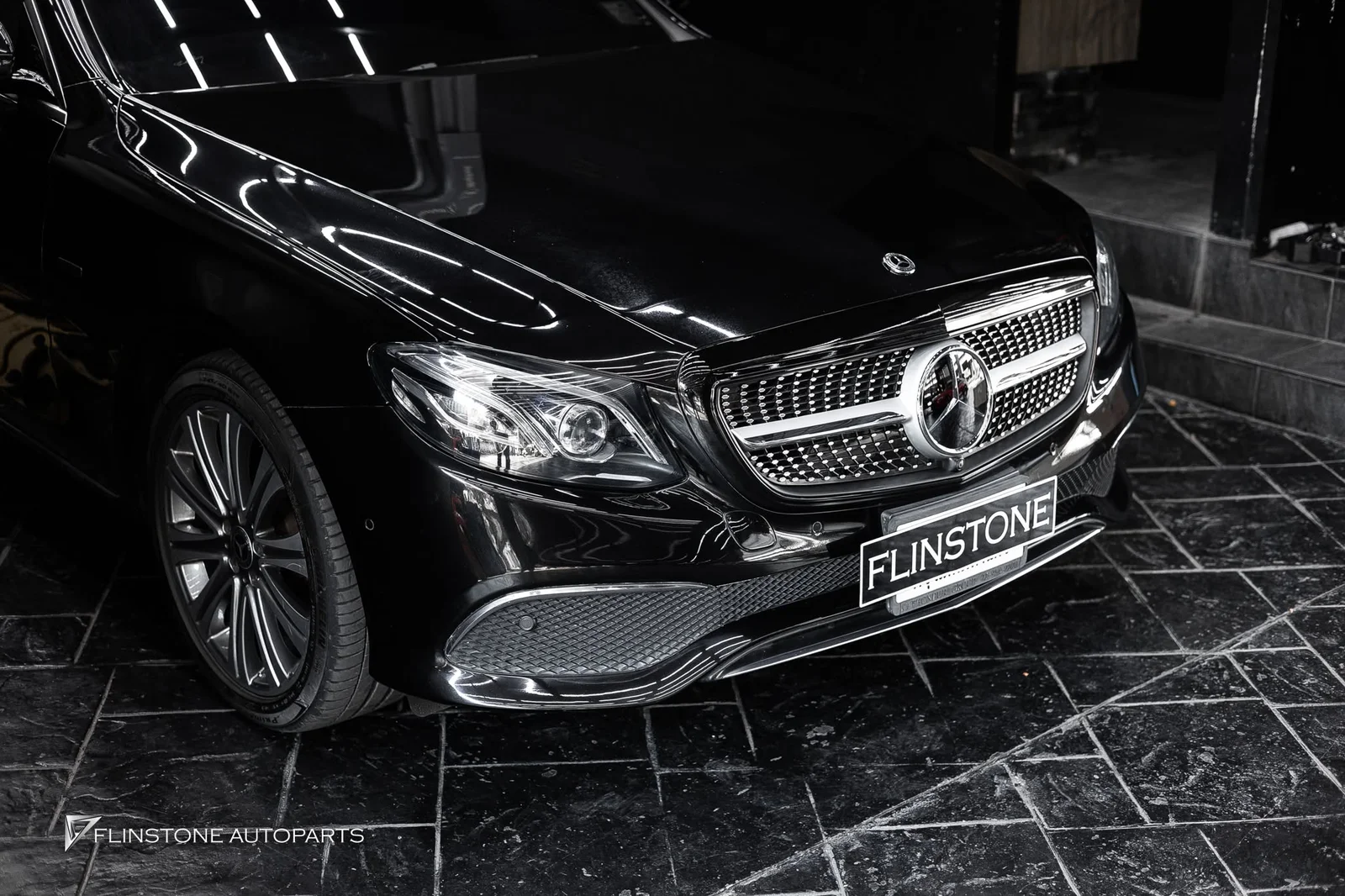 前格栅安装 Diamond 适用于车型 E-Class W213(Executive)