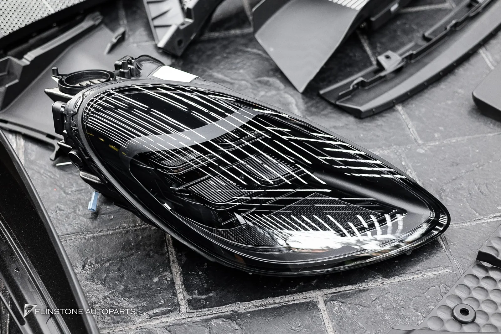 PORSCHE 981 changed to 718 GT4 right away! the first set has arrived for PORSCHE 981