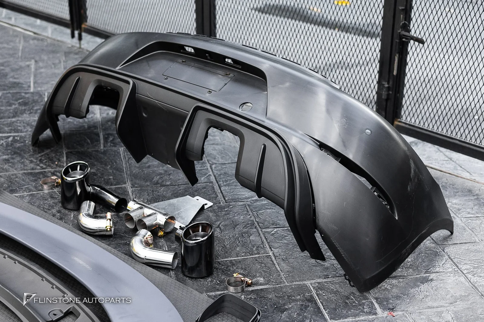 PORSCHE 981 changed to 718 GT4 right away! the first set has arrived for PORSCHE 981