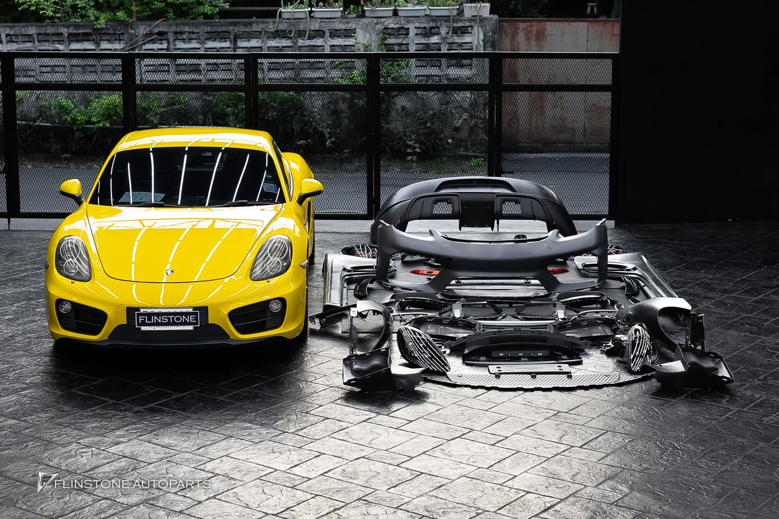 PORSCHE 981 changed to 718 GT4 right away! the first set has arrived for PORSCHE 981