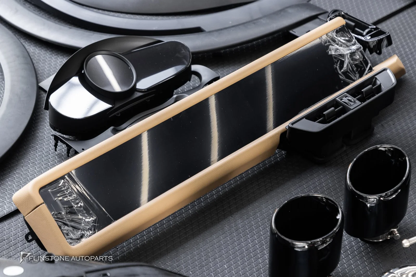 PORSCHE Cayenne 958 เตรียมใส่ชุดแต่งหล่อที่สุดในรุ่น! เข้ามาอัปเกรดเป็นทรง
