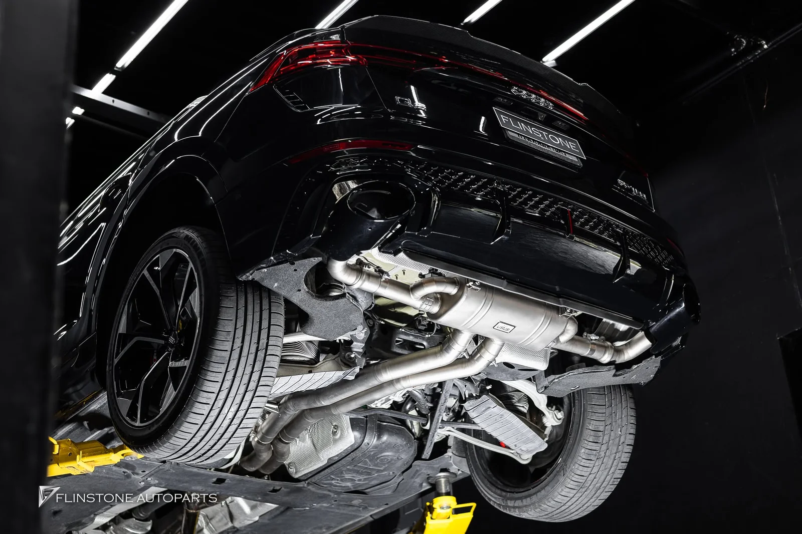 Audi Q8 ติดตั้งชุดท่อไอเสีย USUS Titanium Exhaust วัสดุไทเทเนียม