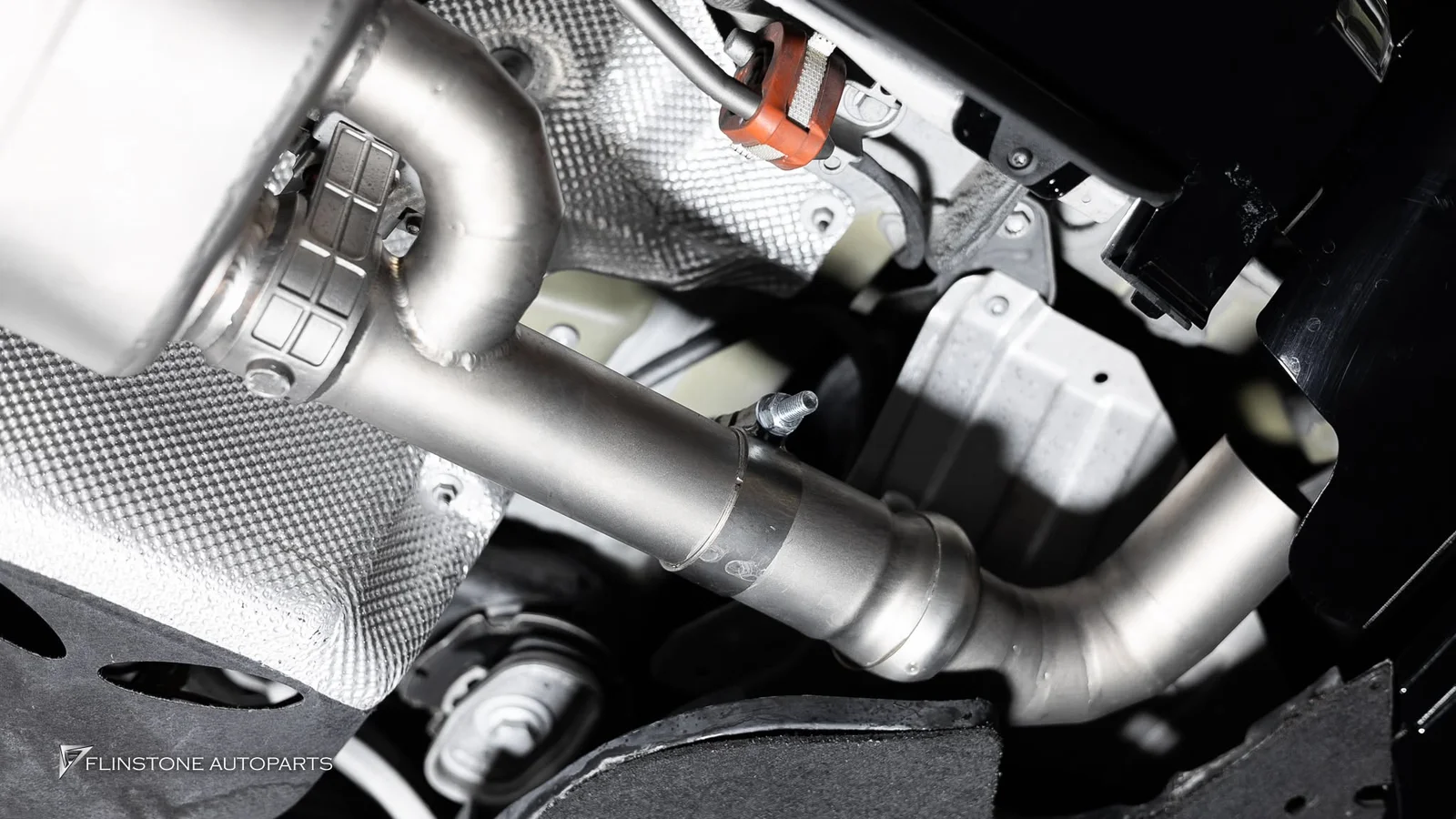 Audi Q8 ติดตั้งชุดท่อไอเสีย USUS Titanium Exhaust วัสดุไทเทเนียม