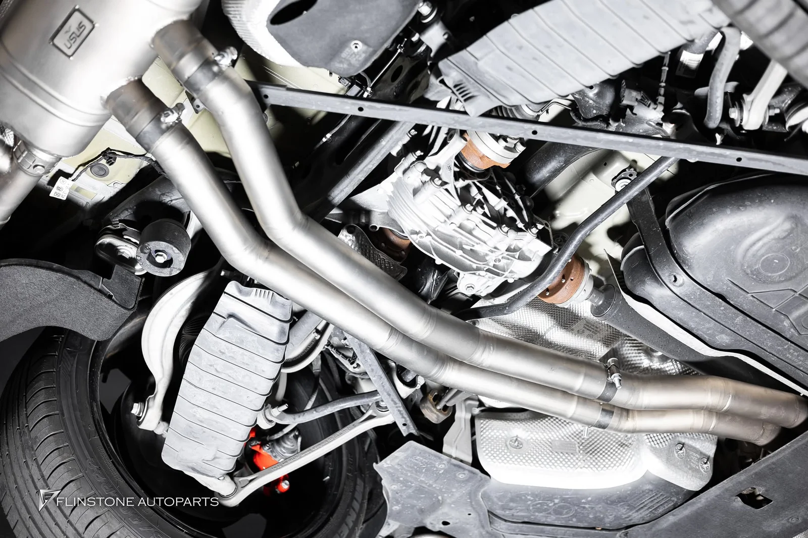 Audi Q8 ติดตั้งชุดท่อไอเสีย USUS Titanium Exhaust วัสดุไทเทเนียม