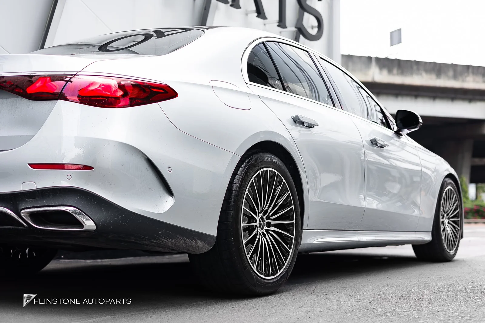 Mercedes Benz W214 E-Class เลือกติดตั้งล้อฟอจสั่งตัดจาก USUS Forged Wheel W214