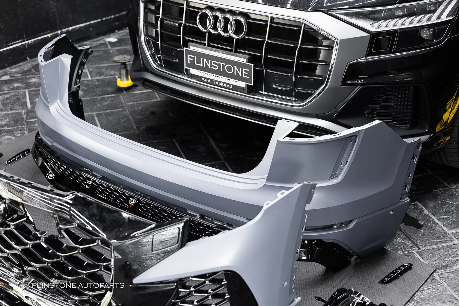 จัดเต็มความหล่อแบบคันแรกในไทยแน่นอนครับ สำหรับ Audi Q8